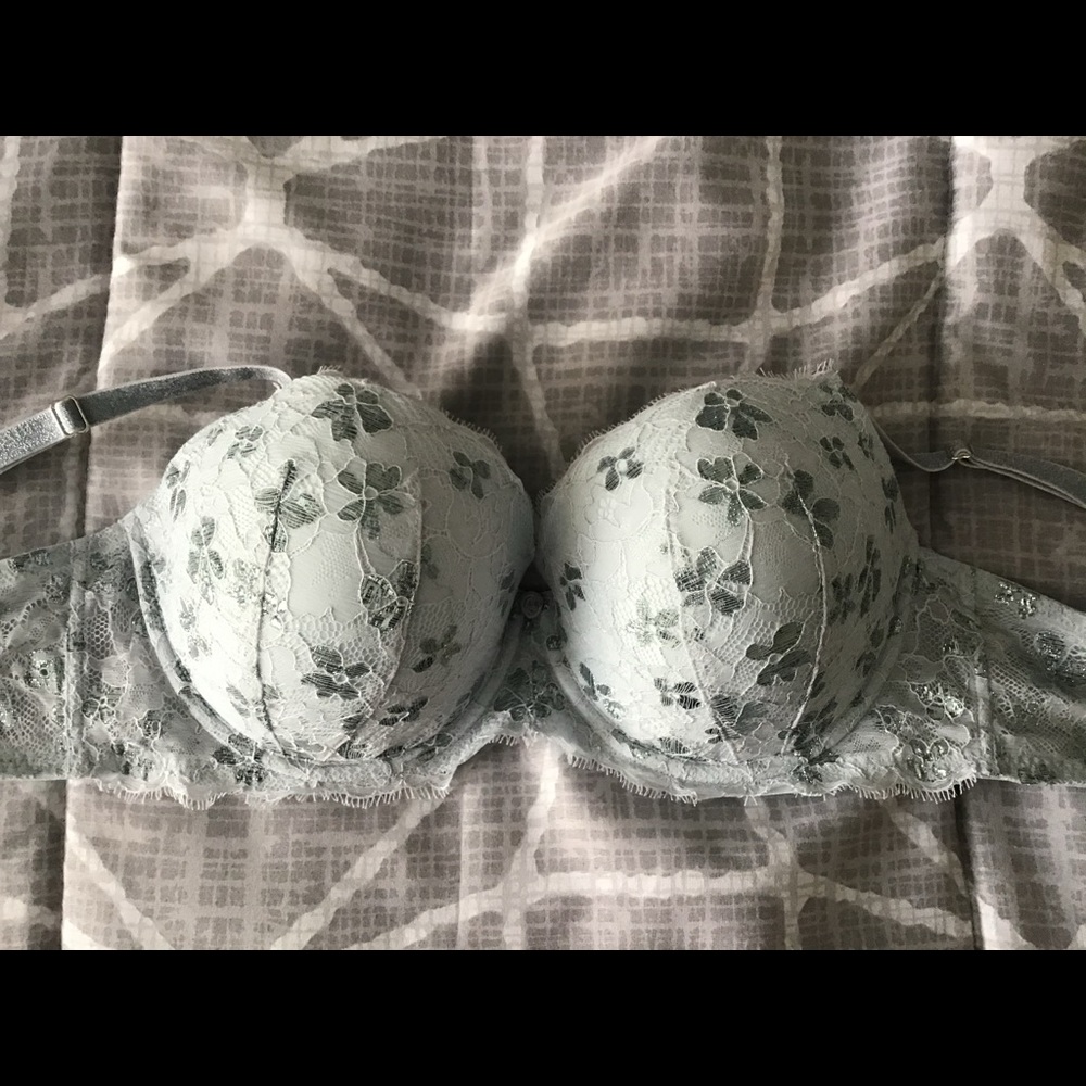 Victoria’s Secret Dream Angels Lined Demi Bra (size 36D)